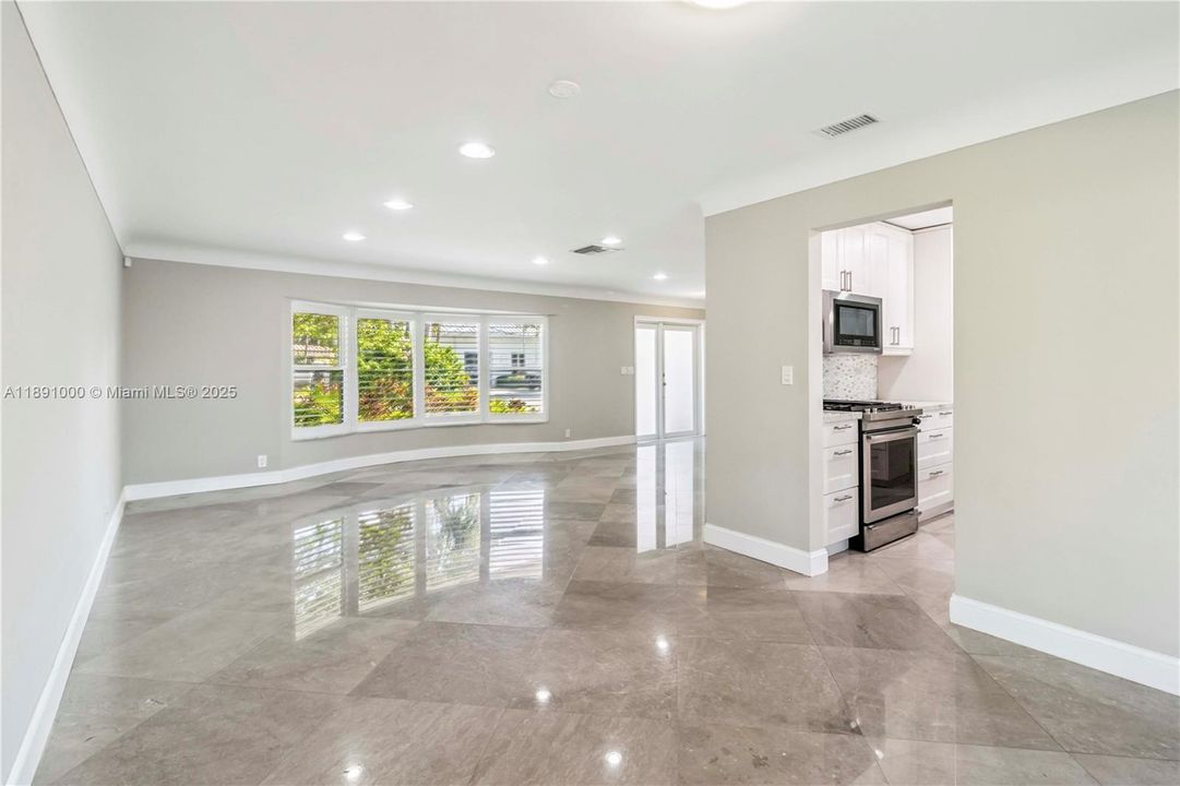 For Rent: $7,490 (3 beds, 2 baths, 1833 Square Feet)