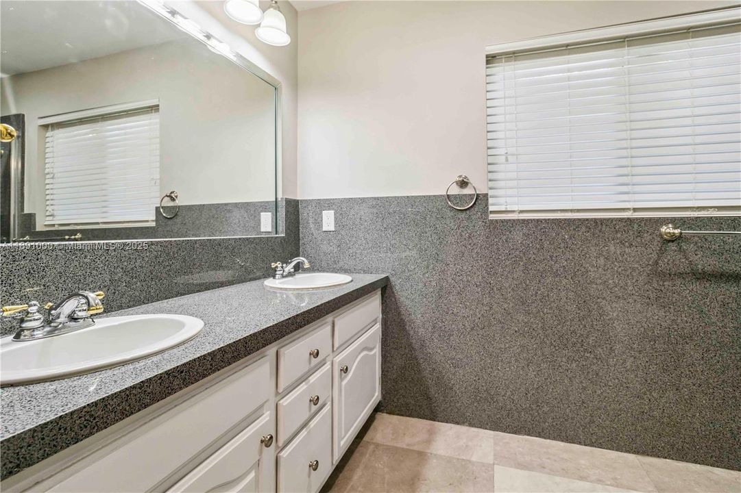 For Rent: $7,490 (3 beds, 2 baths, 1833 Square Feet)