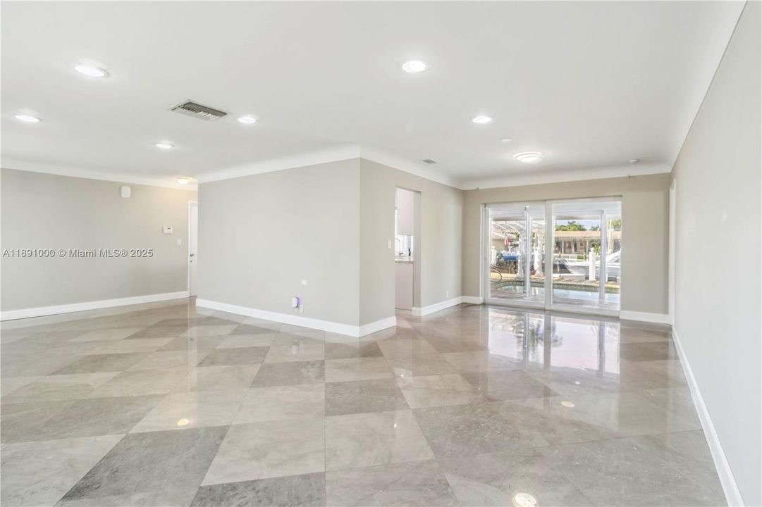 For Rent: $7,490 (3 beds, 2 baths, 1833 Square Feet)