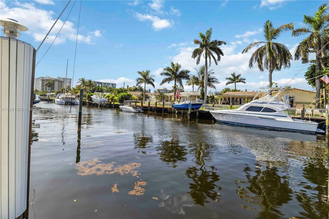 For Rent: $7,490 (3 beds, 2 baths, 1833 Square Feet)