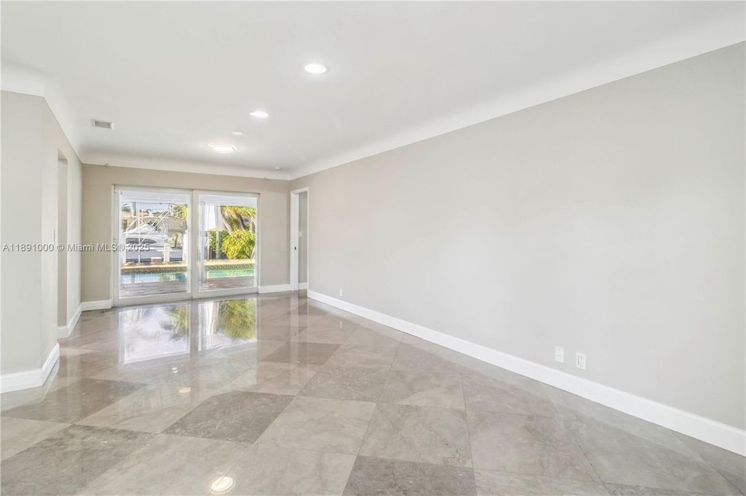 For Rent: $7,490 (3 beds, 2 baths, 1833 Square Feet)