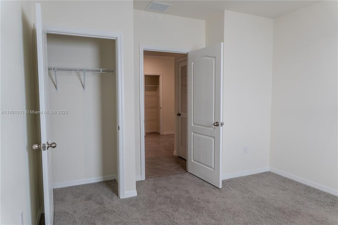 For Rent: $2,200 (4 beds, 2 baths, 1867 Square Feet)