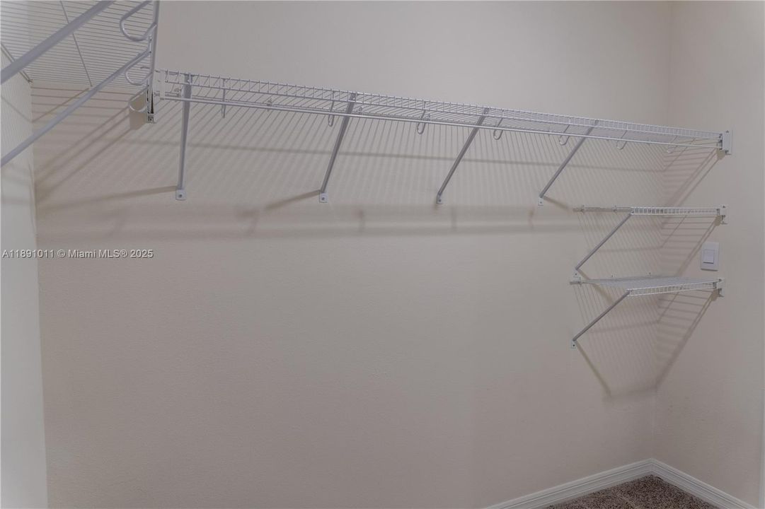 For Rent: $2,200 (4 beds, 2 baths, 1867 Square Feet)