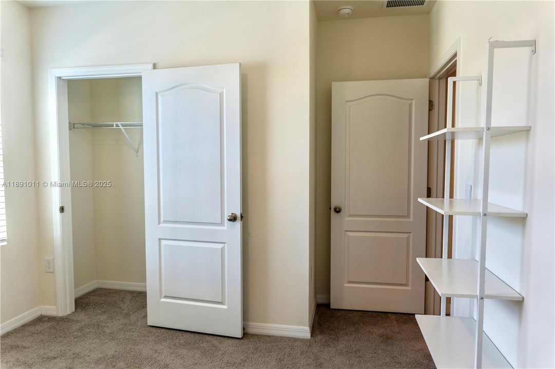 For Rent: $2,200 (4 beds, 2 baths, 1867 Square Feet)