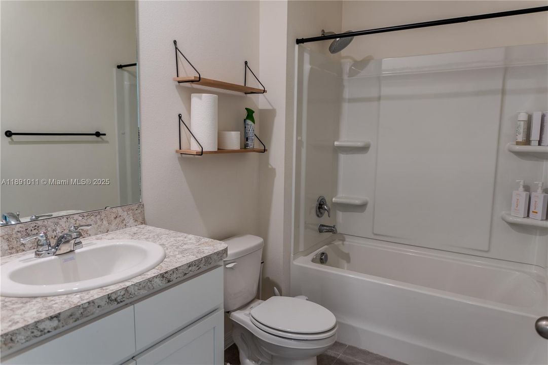 For Rent: $2,200 (4 beds, 2 baths, 1867 Square Feet)