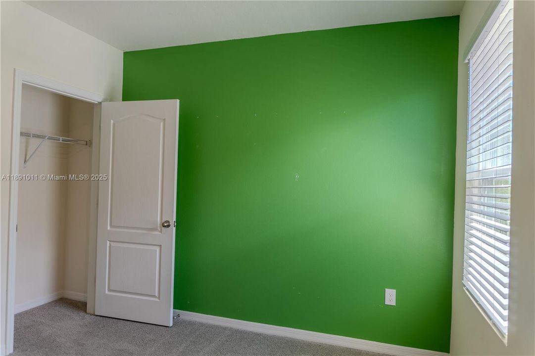 For Rent: $2,200 (4 beds, 2 baths, 1867 Square Feet)