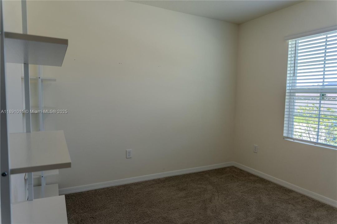 For Rent: $2,200 (4 beds, 2 baths, 1867 Square Feet)