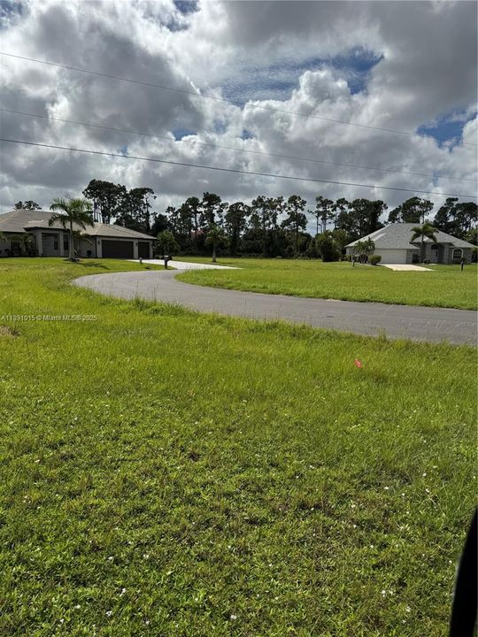 待售: $45,000 (0.25 acres)