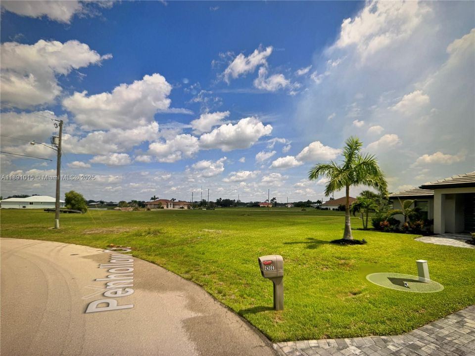 待售: $45,000 (0.25 acres)