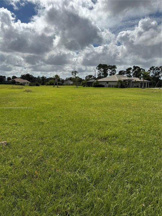 待售: $45,000 (0.25 acres)