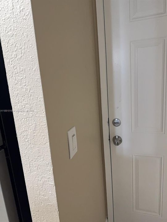En Venta: $219,000 (2 camas, 2 baños, 916 Pies cuadrados)