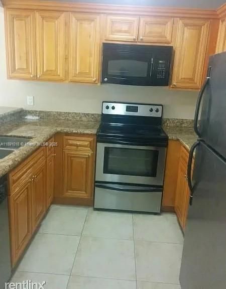 En Venta: $219,000 (2 camas, 2 baños, 916 Pies cuadrados)