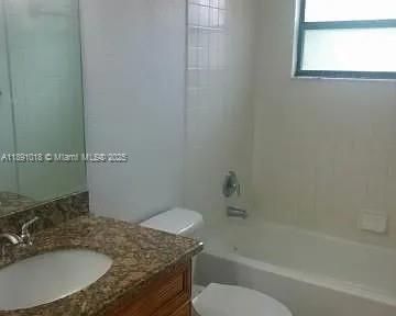 En Venta: $219,000 (2 camas, 2 baños, 916 Pies cuadrados)