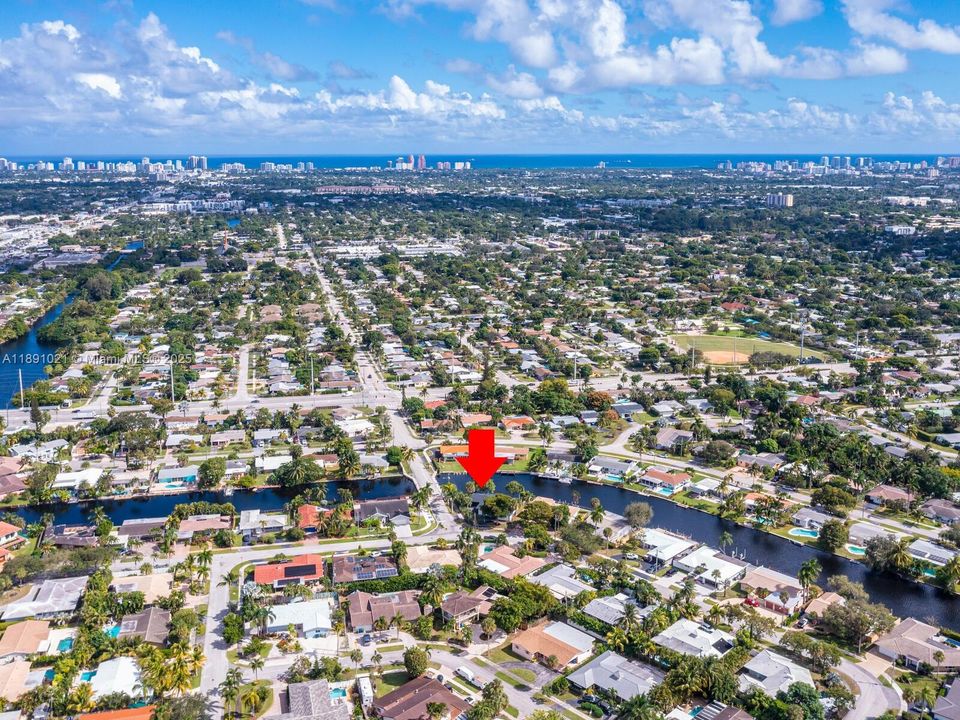 En Venta: $895,000 (3 camas, 2 baños, 2151 Pies cuadrados)