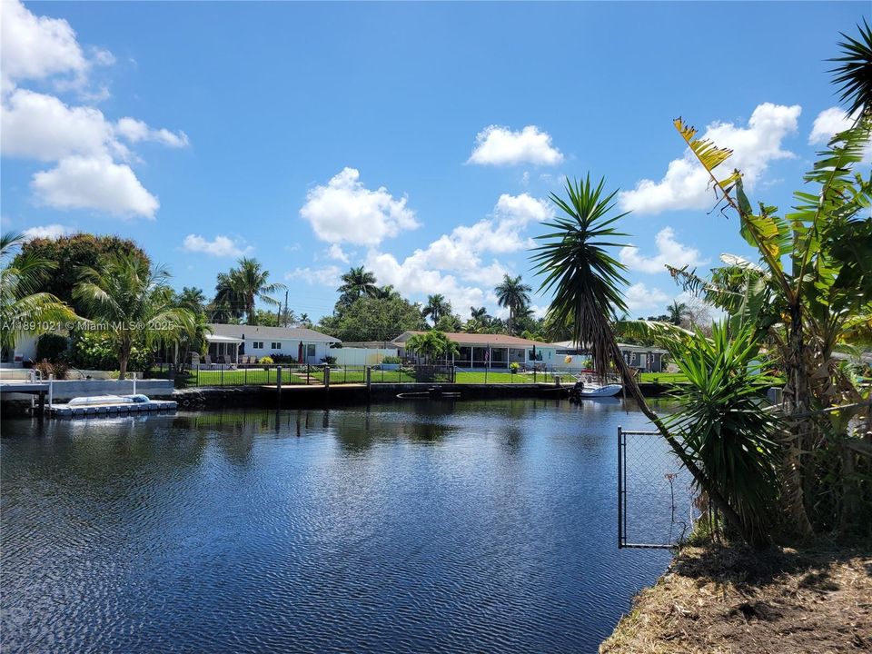 En Venta: $895,000 (3 camas, 2 baños, 2151 Pies cuadrados)