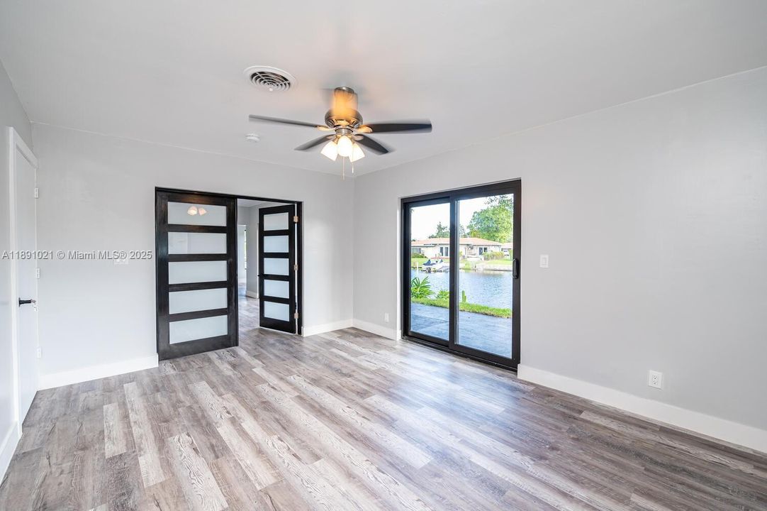 En Venta: $895,000 (3 camas, 2 baños, 2151 Pies cuadrados)