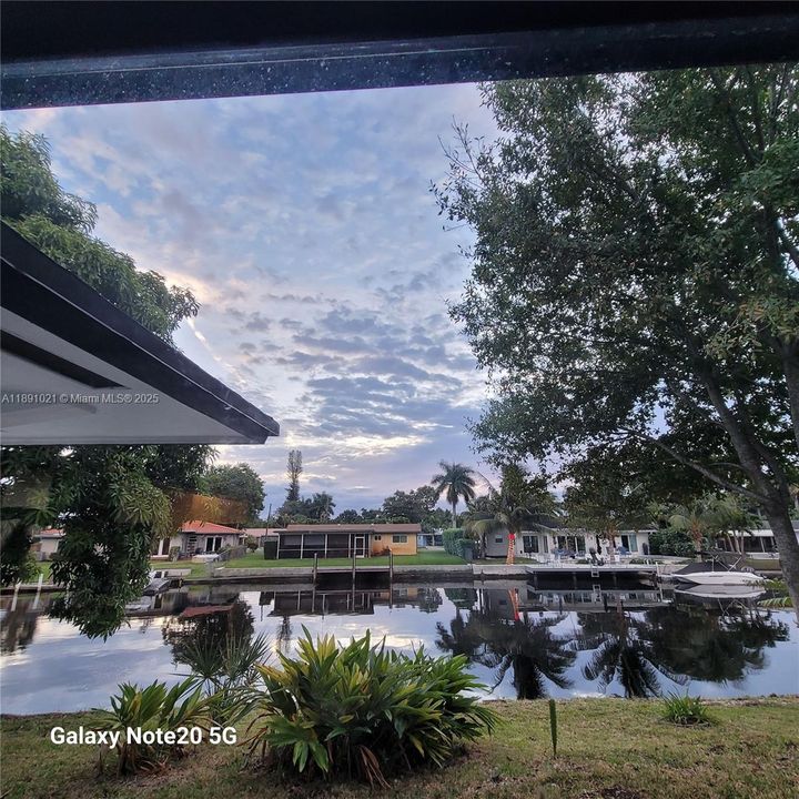 En Venta: $895,000 (3 camas, 2 baños, 2151 Pies cuadrados)