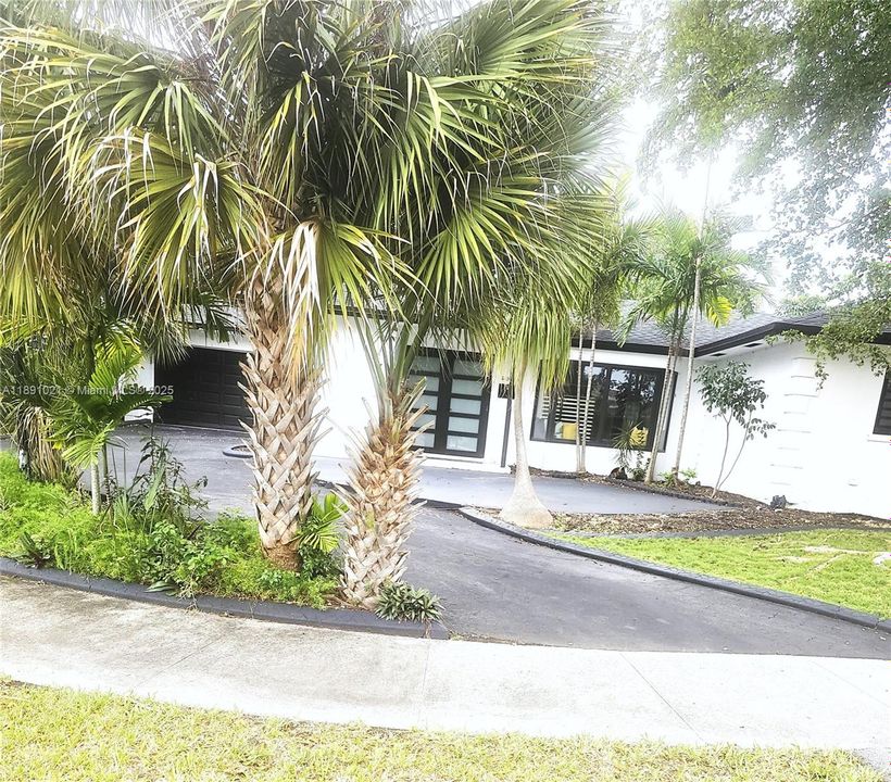 En Venta: $895,000 (3 camas, 2 baños, 2151 Pies cuadrados)