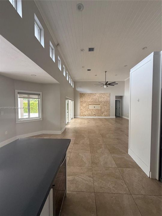 En Renta: $8,500 (4 camas, 3 baños, 2819 Pies cuadrados)