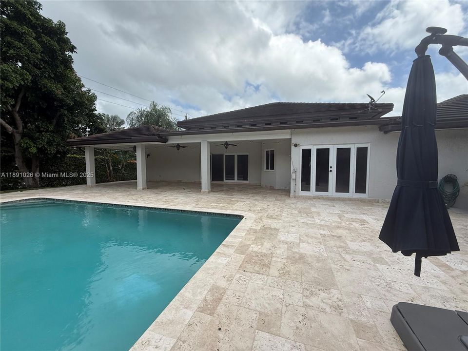 En Renta: $8,500 (4 camas, 3 baños, 2819 Pies cuadrados)