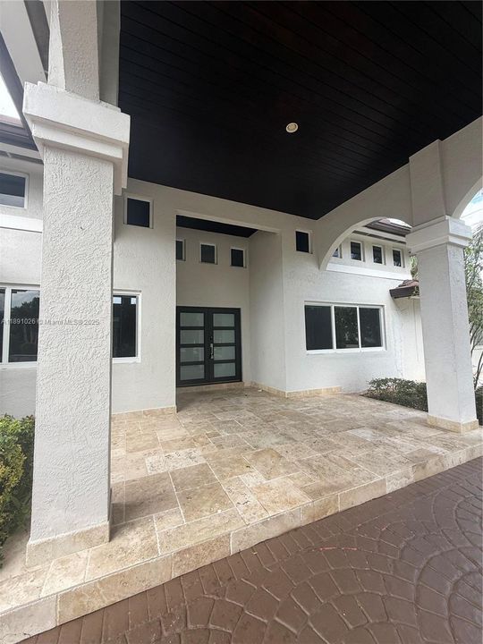 En Renta: $8,500 (4 camas, 3 baños, 2819 Pies cuadrados)