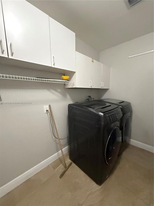 En Renta: $8,500 (4 camas, 3 baños, 2819 Pies cuadrados)