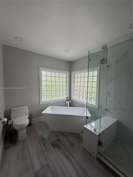 En Renta: $8,500 (4 camas, 3 baños, 2819 Pies cuadrados)