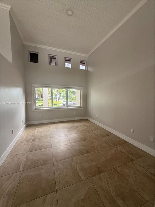 En Renta: $8,500 (4 camas, 3 baños, 2819 Pies cuadrados)