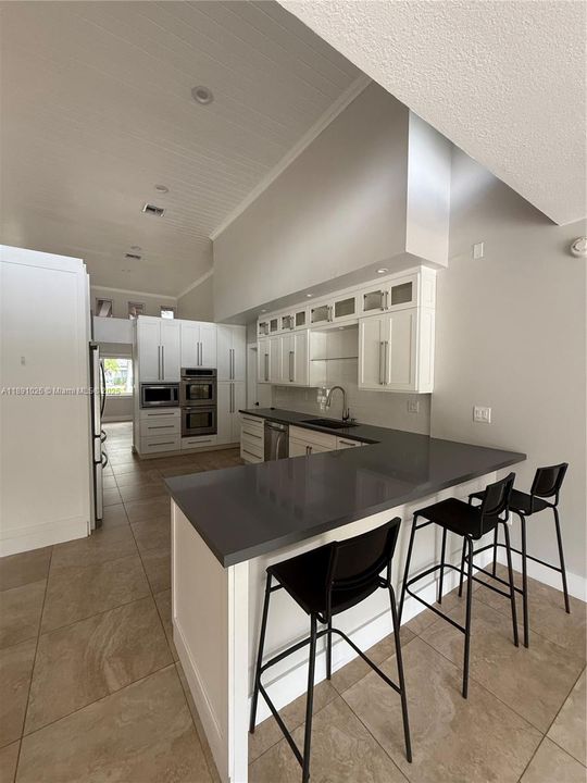 En Renta: $8,500 (4 camas, 3 baños, 2819 Pies cuadrados)