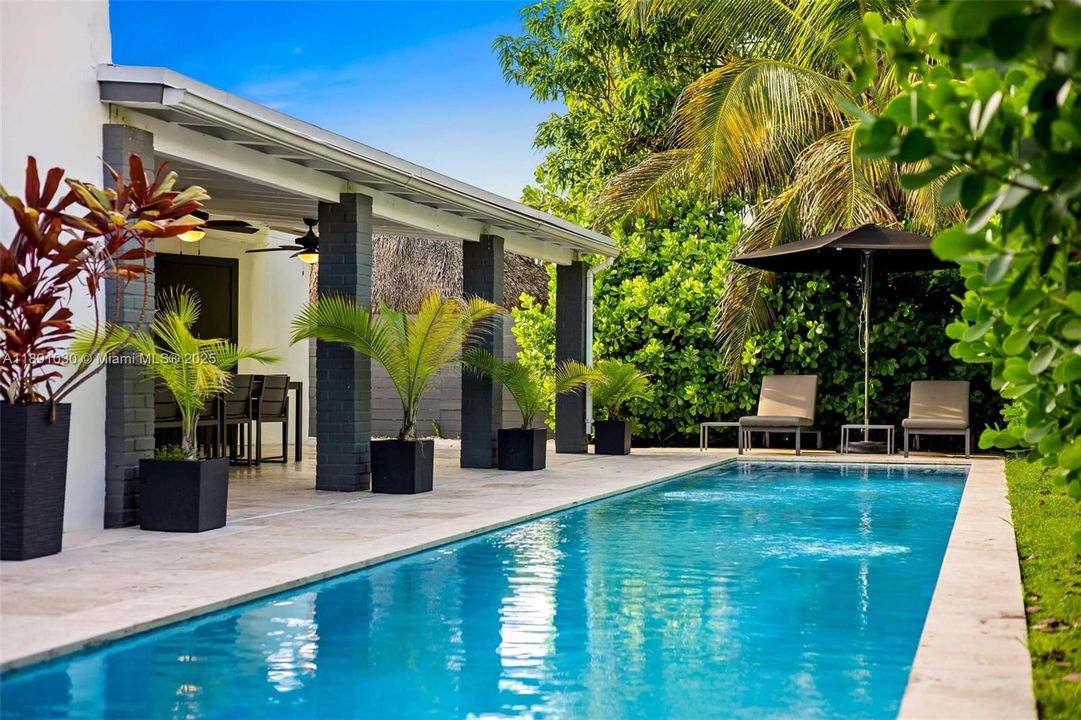 出租: $17,000 (5 贝兹, 5 浴室, 4496 平方英尺)