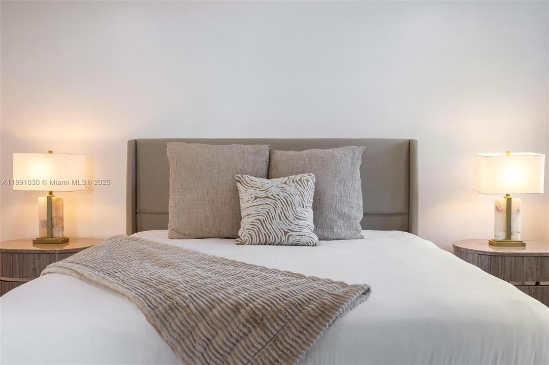 出租: $17,000 (5 贝兹, 5 浴室, 4496 平方英尺)