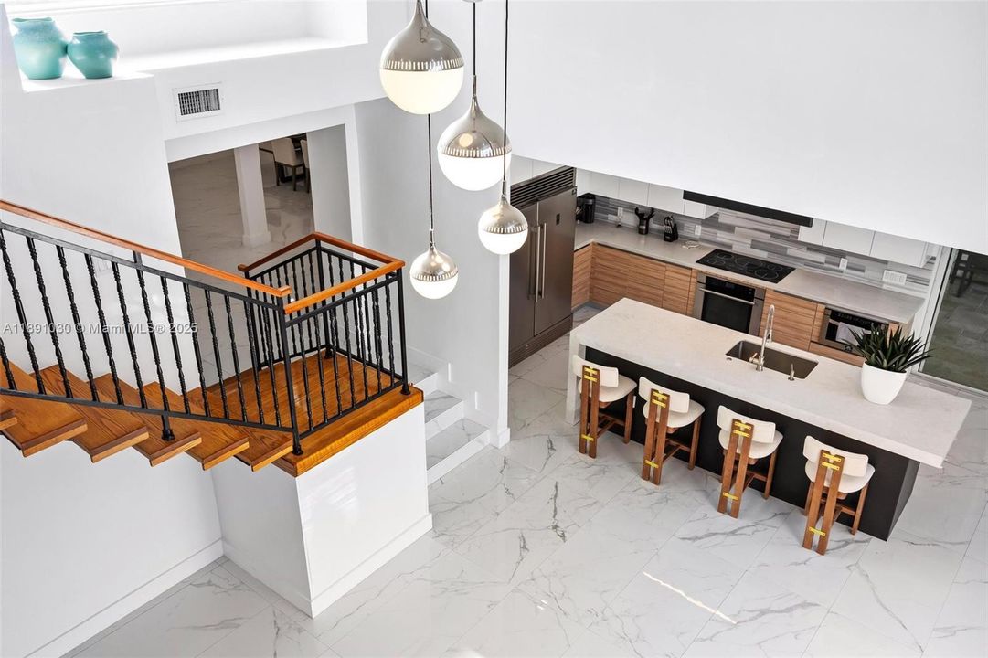 出租: $17,000 (5 贝兹, 5 浴室, 4496 平方英尺)