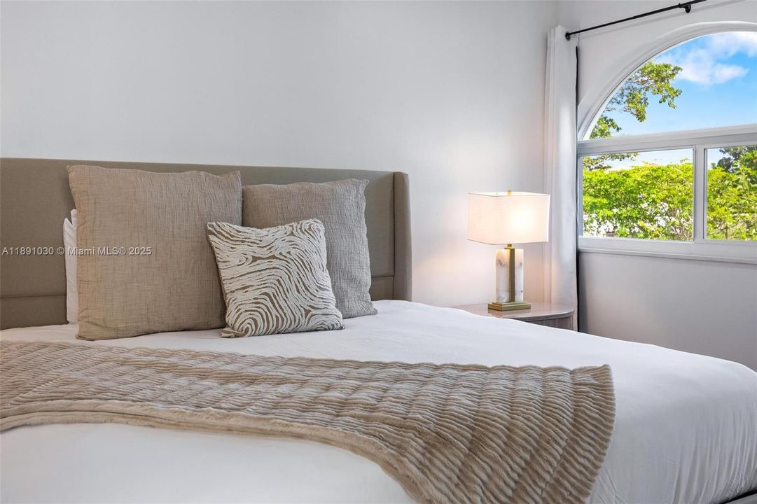 出租: $17,000 (5 贝兹, 5 浴室, 4496 平方英尺)