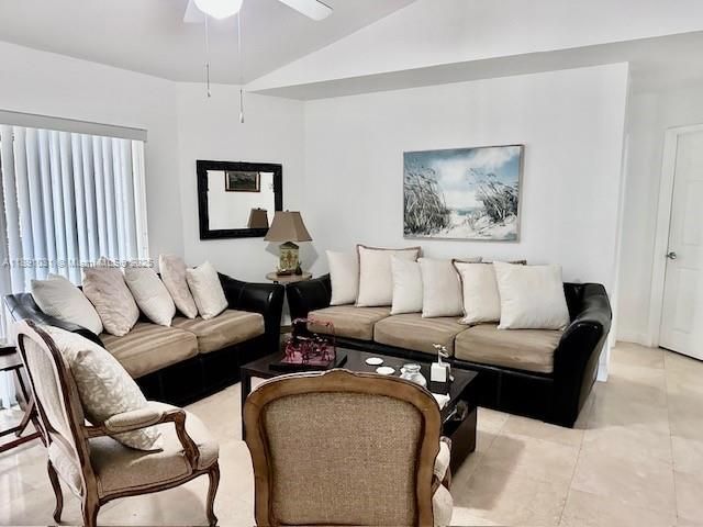 最近售出: $399,900 (3 贝兹, 3 浴室, 1407 平方英尺)