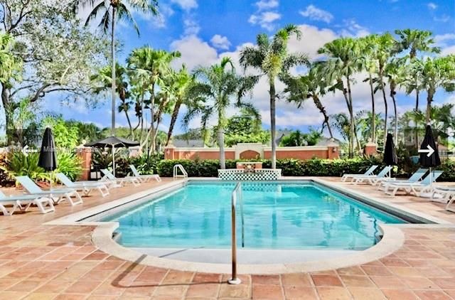 最近售出: $399,900 (3 贝兹, 3 浴室, 1407 平方英尺)