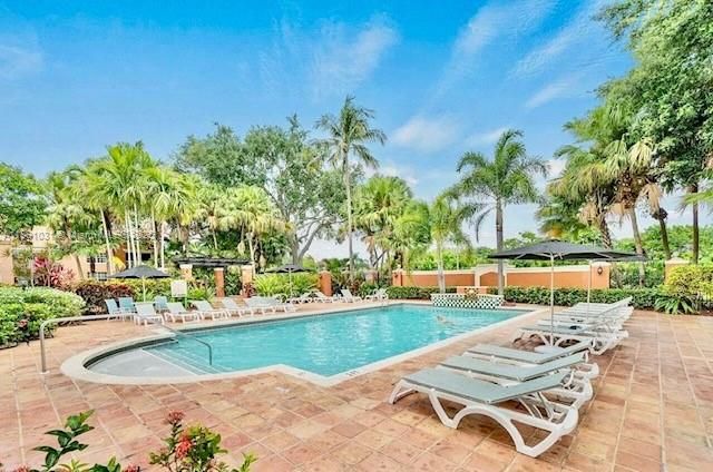 最近售出: $399,900 (3 贝兹, 3 浴室, 1407 平方英尺)