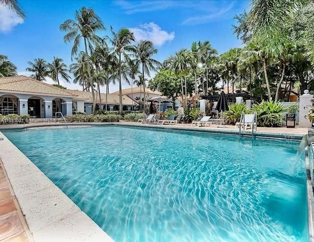 最近售出: $399,900 (3 贝兹, 3 浴室, 1407 平方英尺)