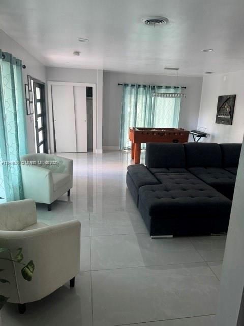 For Rent: $6,875 (3 beds, 2 baths, 2151 Square Feet)