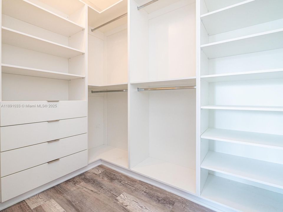 For Rent: $6,875 (3 beds, 2 baths, 2151 Square Feet)