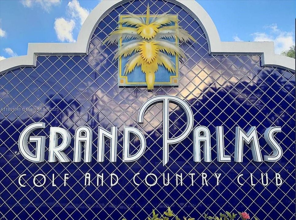 Active With Contract: $948,000 (3 beds, 2 baths, 2358 Square Feet)