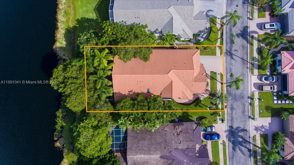 Active With Contract: $948,000 (3 beds, 2 baths, 2358 Square Feet)