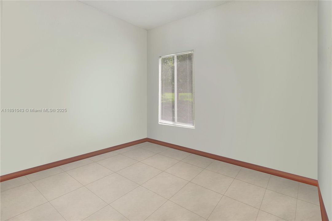 For Sale: $450,000 (4 beds, 2 baths, 1904 Square Feet)