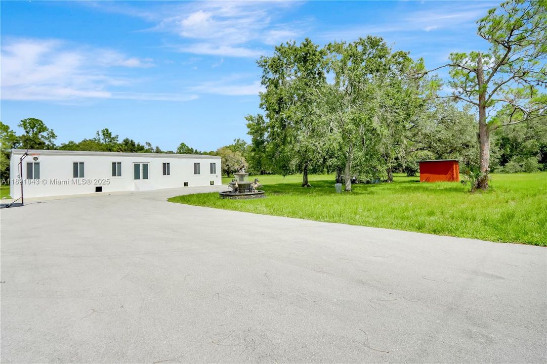 For Sale: $450,000 (4 beds, 2 baths, 1904 Square Feet)