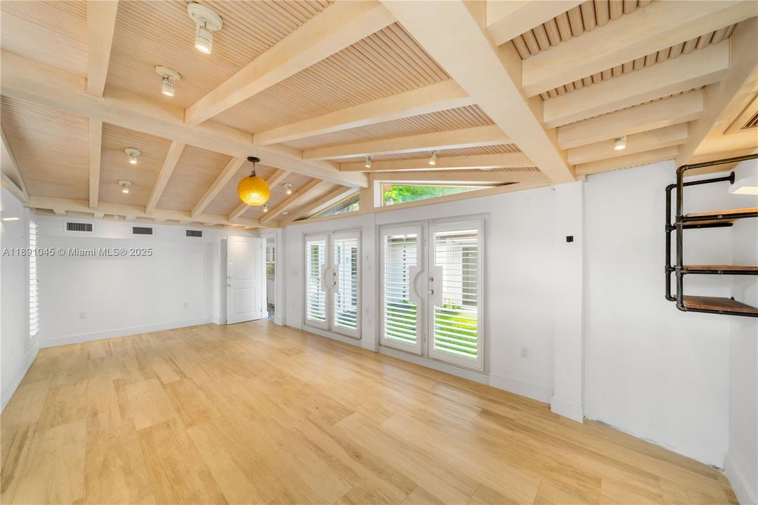 For Sale: $17,950,000 (5 beds, 5 baths, 4837 Square Feet)