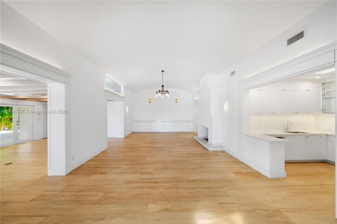 For Sale: $17,950,000 (5 beds, 5 baths, 4837 Square Feet)