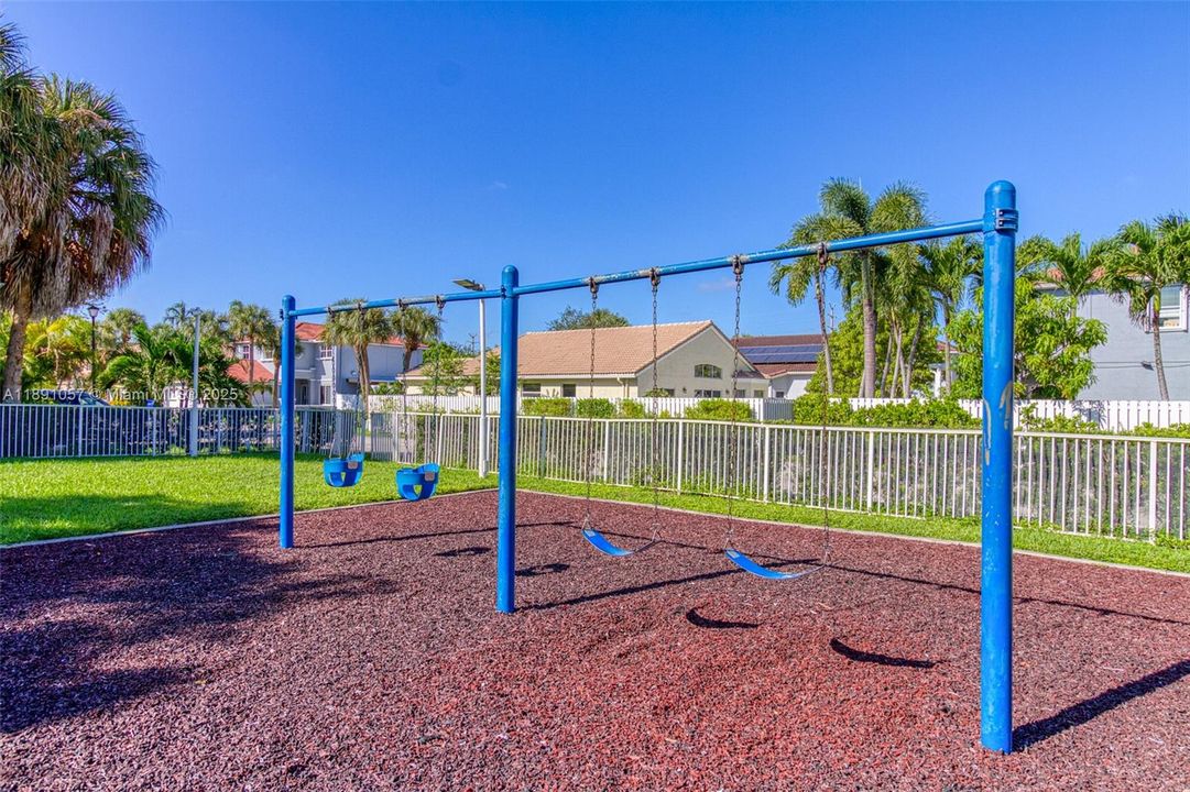 For Rent: $5,000 (4 beds, 2 baths, 2162 Square Feet)