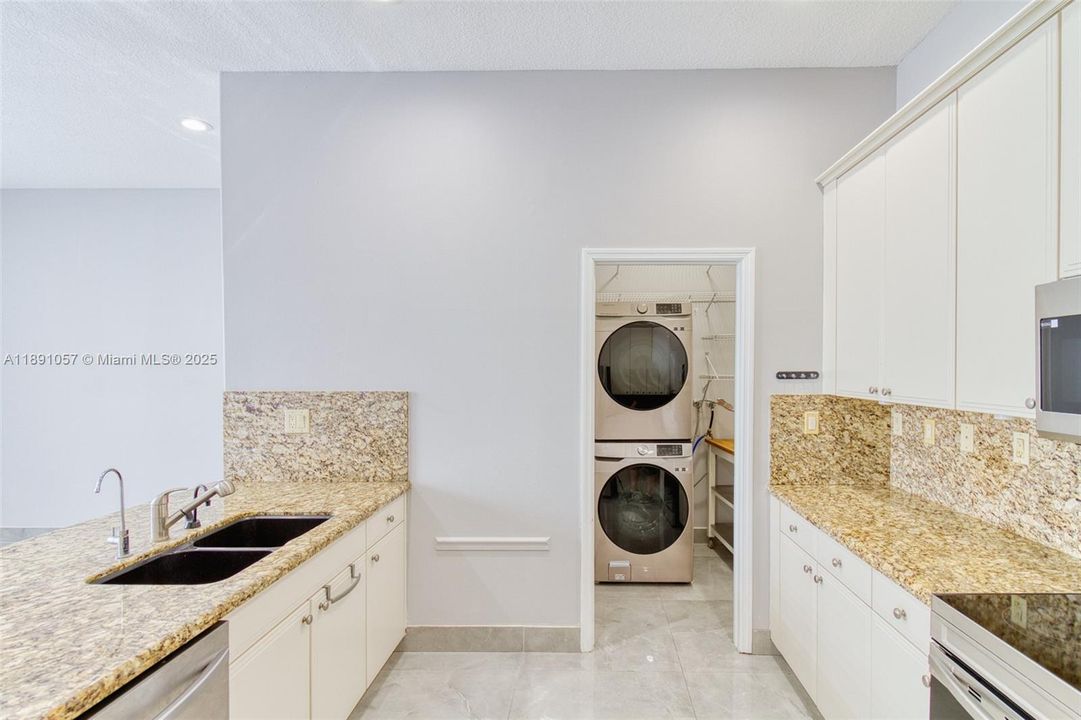 For Rent: $5,000 (4 beds, 2 baths, 2162 Square Feet)