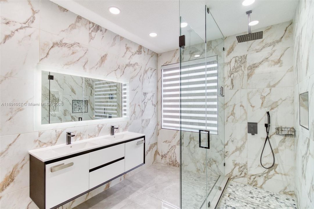 For Rent: $5,000 (4 beds, 2 baths, 2162 Square Feet)