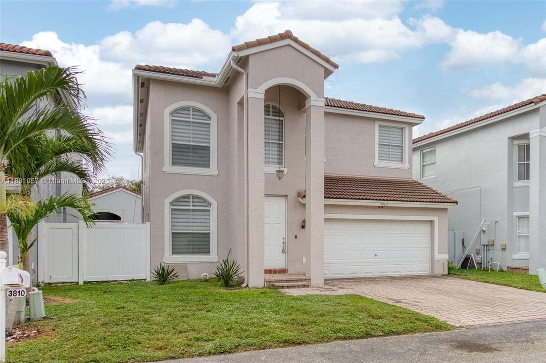 For Rent: $5,000 (4 beds, 2 baths, 2162 Square Feet)