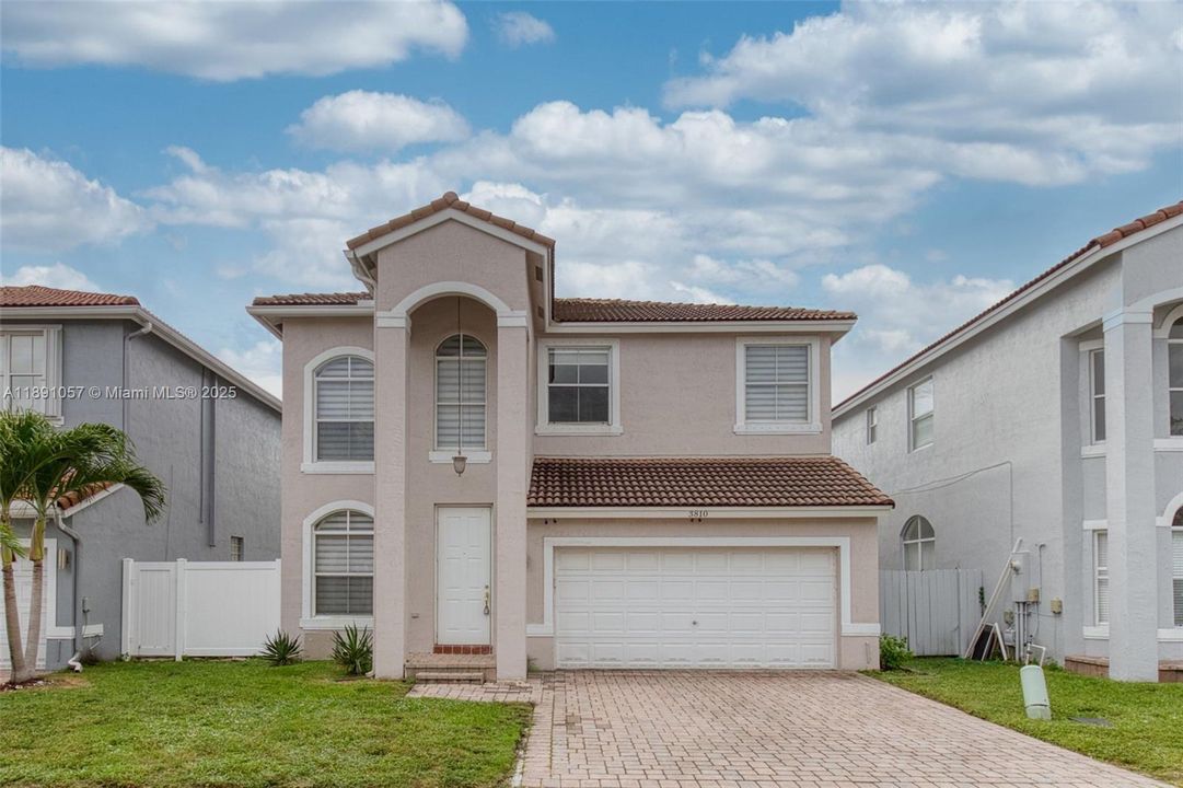 For Rent: $5,000 (4 beds, 2 baths, 2162 Square Feet)